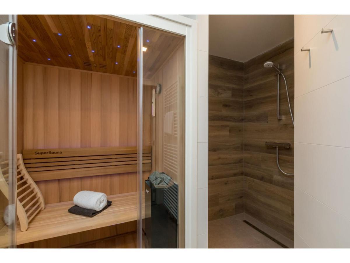 Beautiful With Sauna In A Quiet Wooded Area In Ferienhaus